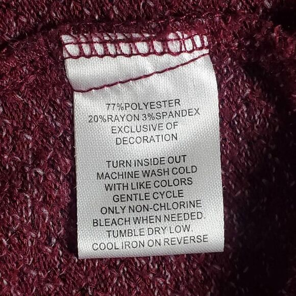 Soleillee Women’s Plus 2X Burgundy Cowl Neck Tunic Sweater Floral Shoulder Detai - Picture 8 of 9